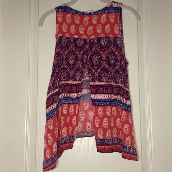 Women’s Patterned Sleeveless Split Back Blouse | Size Large | Fits Like Small - Picture 2 of 4